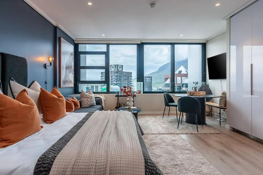 Sky-High 1Br Views & Bree Street Vibes Διαμέρισμα Κέιπ Τάουν 0*,  Νότια Αφρική