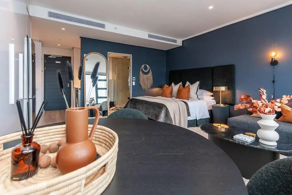 Sky-High 1Br Views & Bree Street Vibes Διαμέρισμα Κέιπ Τάουν Νότια Αφρική